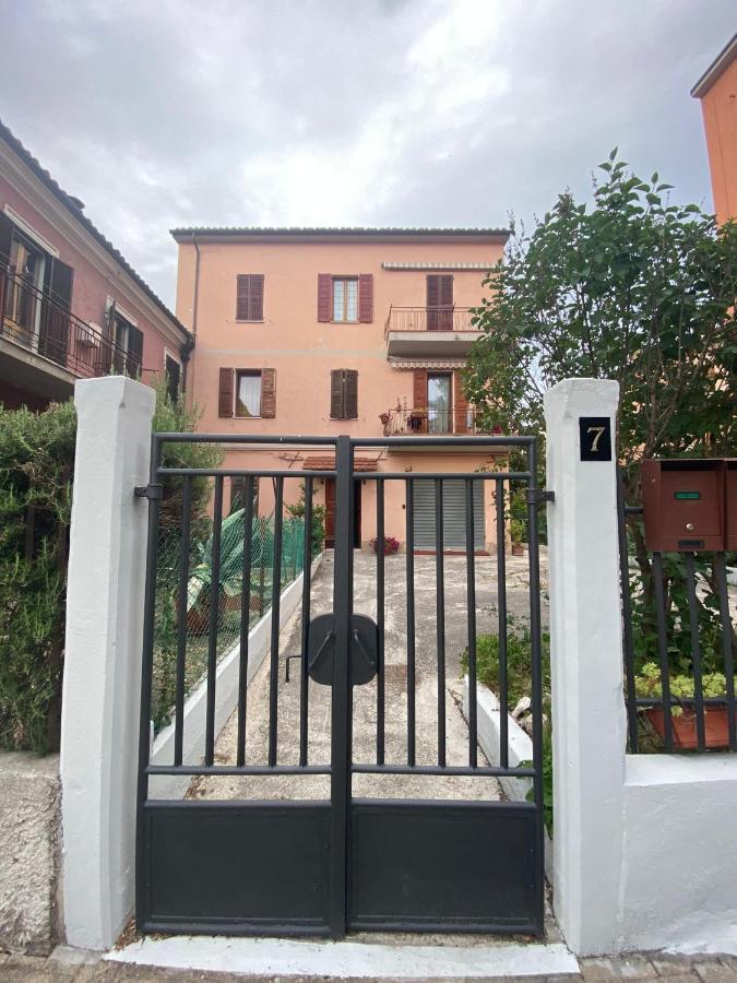 Hotel Robhouse Fabriano Exterior foto